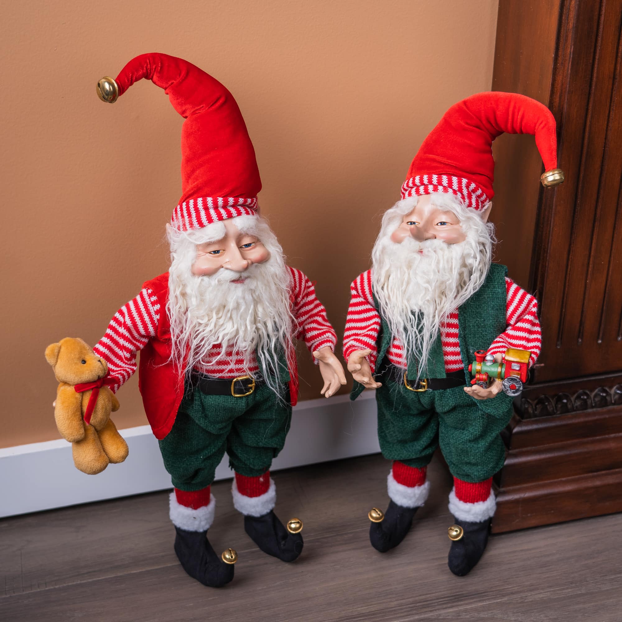 20" Plush Toy Shop Santa Set